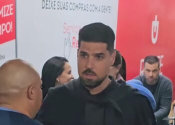 Novo comandante: Após acerto com o Sport, António Oliveira chega ao Recife