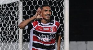 William Jr. é um dos destaques do Santa Cruz nesta Série D. Foto: Evelyn Victória / SCFC