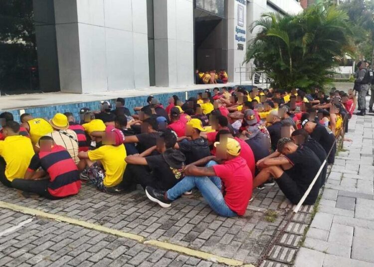PM detém membros de organizada do Sport antes de duelo com o Internacional