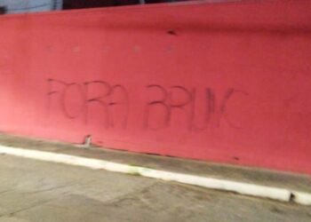 Sede do Náutico é pichada em meio a início ruim na Série C do Brasileiro