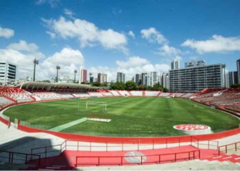 Após entrar na justiça, Náutico consegue impedir leilão dos Aflitos