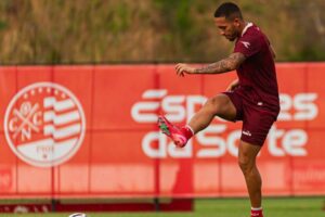 Caio Vitor deixa o Náutico depois de apenas sete partidas. Foto: Gabriel França/Náutico