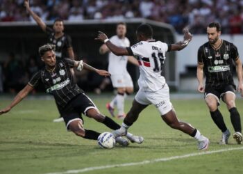 Santa Cruz encara o Central no Arruda. Foto: Evelyn Victoria