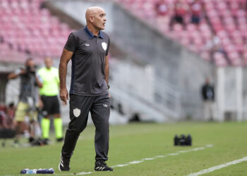 Retrô anuncia o retorno de Itamar Schulle para o comando técnico