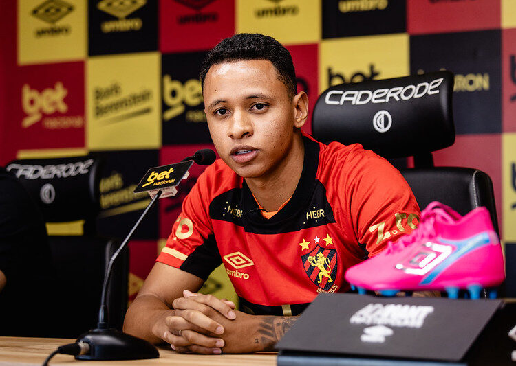 Sport rescinde contrato com atacante Arthur Sousa