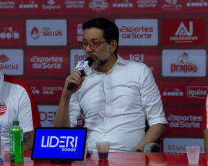 Presidente do Náutico,  Bruno Becker, vem sofrendo pressão politica nos bastidores alvirrubros. Foto: Gabriel França / CNC