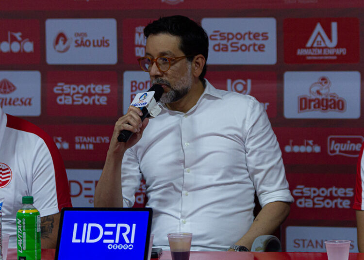 Presidente do Náutico, Bruno Becker, vem sofrendo pressão politica nos bastidores alvirrubros. Foto: Gabriel França / CNC