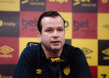 Daniel Paulista mira equilíbrio e ajustes táticos em início de trabalho no Sport