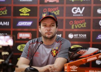 Velho conhecido, nova missão: Daniel Paulista tem desafio de reerguer o Sport na Série A