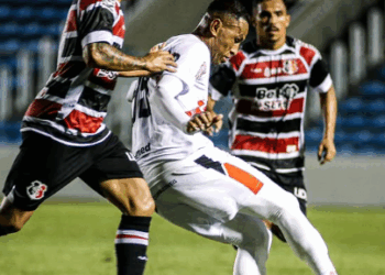 Santa Cruz sofre virada contra o Ferroviário no Presidente Vargas, em Fortaleza. Foto: Lenilson Santos