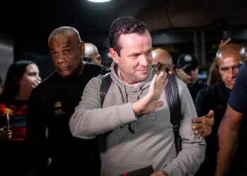 Em chegada ao Recife, Daniel Paulista demonstra confiança em recuperação do Sport na Série A