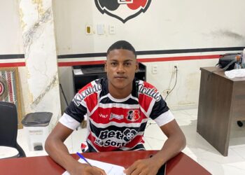 Santa Cruz firma primeiro contrato profissional com dois talentos da base