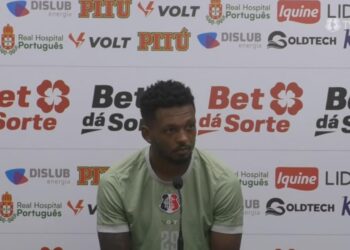 Com os pés no chão, Vinícius Silva prega foco nas próximas partidas do Santa Cruz