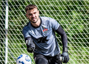 Mudanças na meta: Gabriel Vasconcellos próximo de acerto com o Sport e Thiago Couto é emprestado ao Vitória