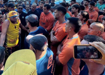 Membros de torcida organizada invadem CT do Sport para realizar cobranças aos jogadores; Clube repudia ação em nota