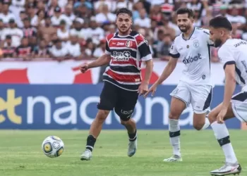 Santa Cruz enfrenta o Treze na Arena Pernambuco. Foto: Esporte News Mundo
