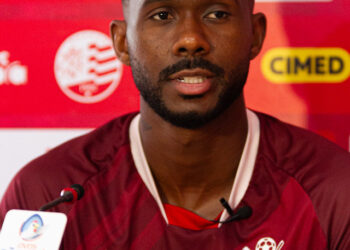 Titular na lateral, Igor Fernandes elogia ambiente no Náutico e mira permanência no G-8 da Série C