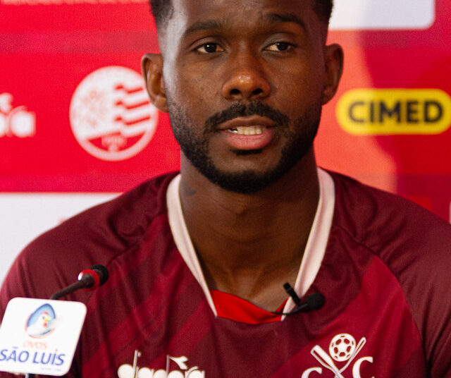 Titular na lateral, Igor Fernandes elogia ambiente no Náutico e mira permanência no G-8 da Série C