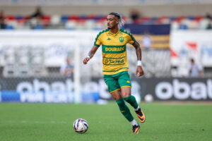 Derik Lacerda será o novo atacante do Sport para o restante da temporada. Foto: AssCom Dourado / Divulgação