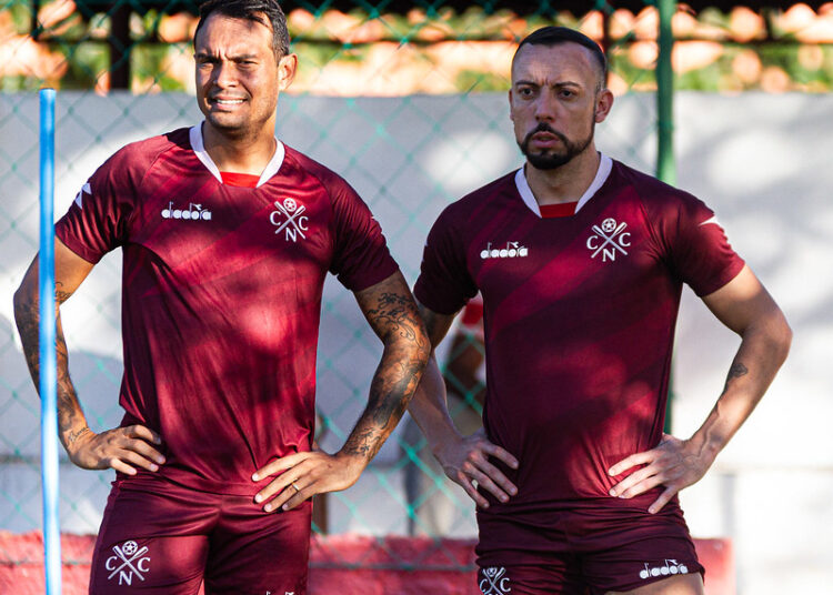 Vinicus e Paulo Sérgio são as esperanças de gols do Náutico contra o Caxias. Foto: Gabriel França/Náutico