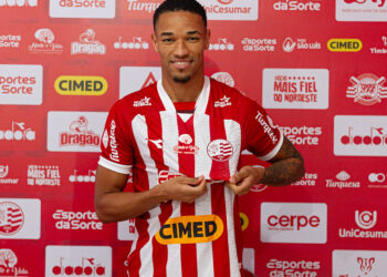 Em apresentação, Lucas Cardoso celebra chegada ao Náutico e reforça versatilidade