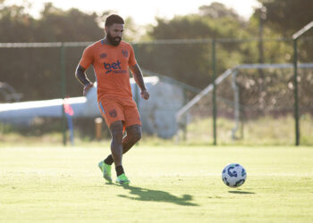 Romarinho foi o herói do empate contra Vitória. Foto: Paulo Paiva/Sport