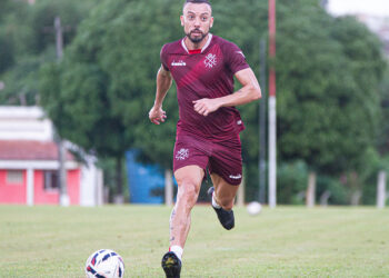 Paulo Sérgio é a grande esperança de gols do Náutico contra o Guarani. Foto: Gabriel França/Náutico