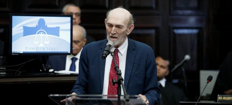 Renúncia no Santa Cruz: Presidente do Conselho Fiscal entrega o cargo