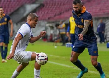 Retrô fica no 0x0 com o CSA e segue em situação incômoda na Série C