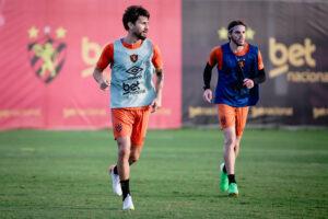 Sport tenta a primeira vitória no Brasileirão contra o Bahia. Foto: Paulo Paiva / Sport