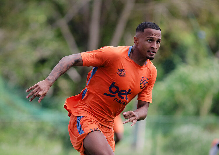 Em apresentação, Léo Pereira fala sobre gol perdido na estreia e crê em reação do Sport na Série A