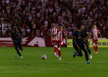 Náutico encara o Londrina no Estádio do Café. Foto: Gabriel França/Náutico