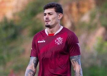 Carlinhos exalta solidez defensiva do Náutico e destaca foco em duelo contra o Ituano