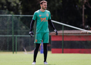 Gabriel traça pontuação para manter o Sport na Série A e projeta duelo contra o Palmeiras