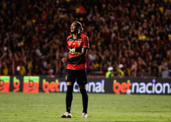 Sport: Derik admite incômodo com jejum na Ilha e projeta partida contra o Vasco