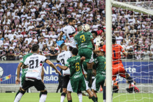 Santa Cruz encara o Altos em Teresina. Foto: Evelyn Victoria