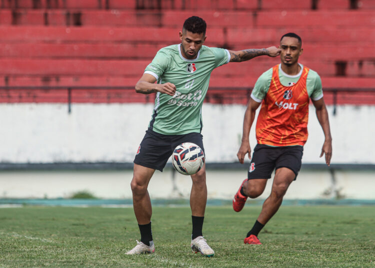 Renato é uma das opções ofensivas do Santa Cruz contra o América-RN neste jogo decisivo. Foto: Evelyn Victória.