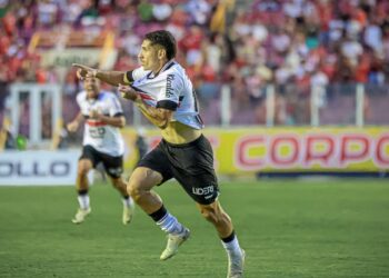 Santa Cruz está pronto para enfrentar o Sergipe na Arena Pernambuco. Foto: @sergioluisfotografia