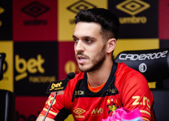 Em apresentação no Sport, Lucas Kal comenta condição física e destaca polivalência