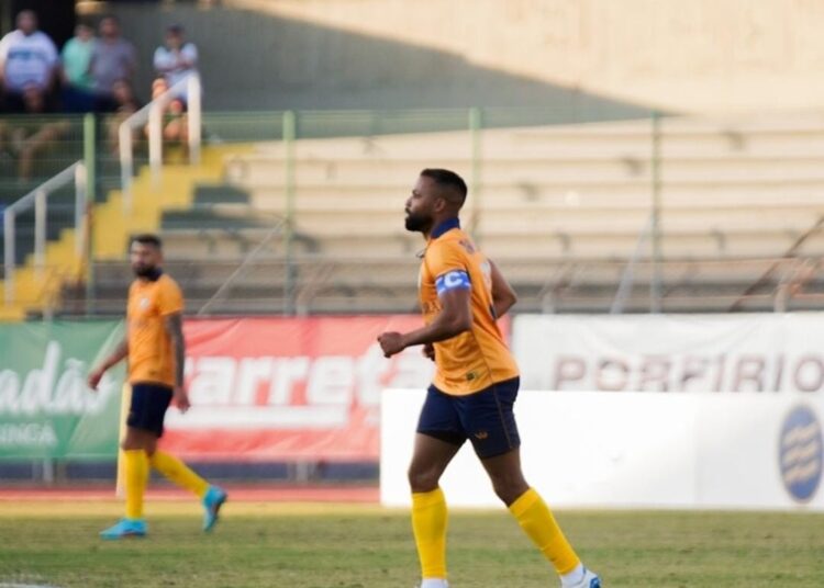 Retrô sofre gol nos acréscimos, perde para o Maringá e se complica na Série C