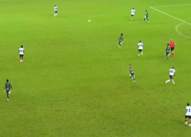 Com casa cheia, Santa Cruz empata com o Altos pela ida das oitavas da Série D