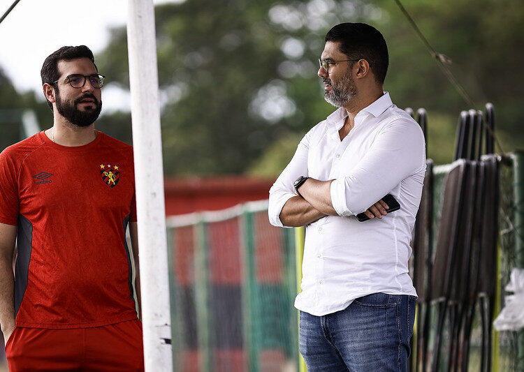 Sport: Vice-Presidente esclarece situação salarial e nega atrasos no futebol