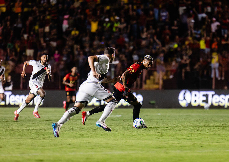 Sport é derrotado pelo Vasco e amplia jejum como mandante na Série A