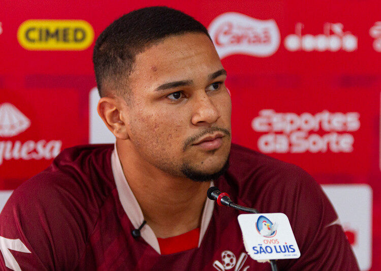 Samuel comemora estreia como titular no Náutico: “Sonho de toda criança”