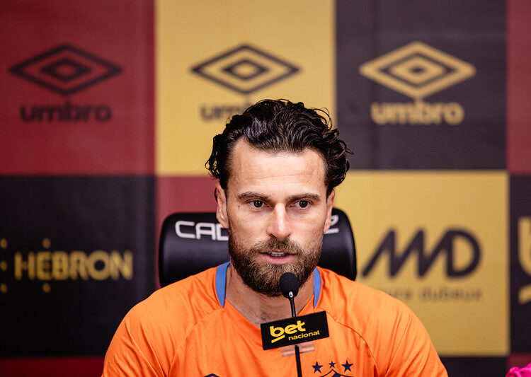 Lucas Lima comenta má fase do Sport e reforça empenho da equipe por reação