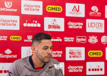 Em boa fase, auxiliar técnico do Náutico descarta zona de conforto na Série C