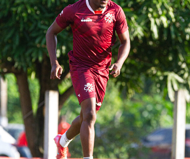 Sam é uma das esperanças de gol do Timbu contra o Guarani neste sábado. Foto: Gabriel França/Náutico