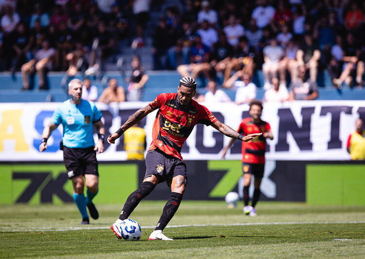 “Arbitragem tendenciosa”: Sport critica decisões de Daronco em empate com o Bragantino