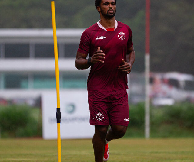 Bruno Mezenga pede atenção redobrada ao Náutico em jogo contra o Guarani: “Erro zero”