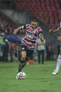 Galhardo é a referência ofensiva do Santa Cruz para encara o Maranhão no Castelão. Foto: Vitória Evelyn